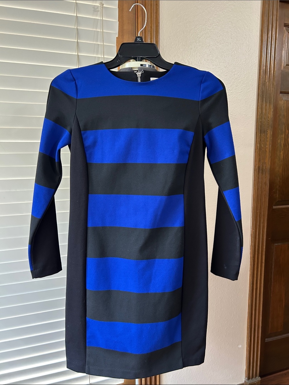 Michael Kors Blue and Black Striped Long Sleeve Sheath Dress Sz 6 preowned